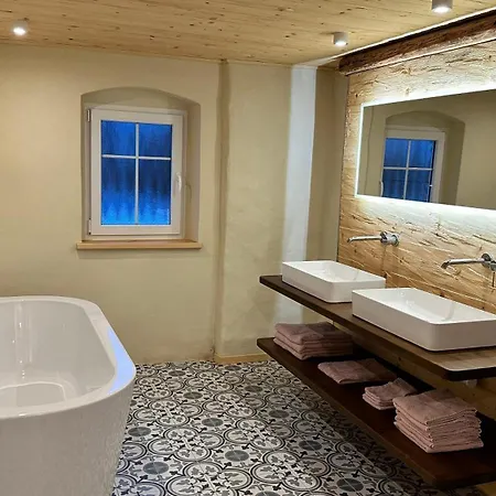 Rudi בית נופש *